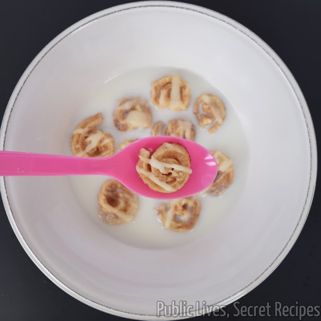 Mini Cinnamon Roll Cereal Recipe