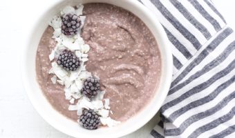 Easy Smoothie Bowl Recipe with raspberries blackberries